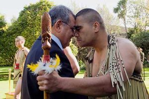 השגריר צור מתקבל בניו זילנד בטקס מסורתי