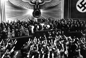  היטלר מכריז על סיפוח אוסטריה ברייכסטאג (1938)