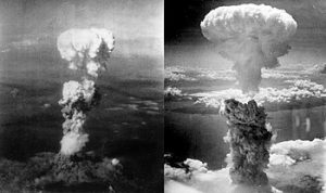 פטרייה אטומית שנוצרה מעל העיר נגסאקי (מימין) ומעל העיר הירושימה (משמאל) זמן קצר לאחר הטלת פצצת האטום עליהן