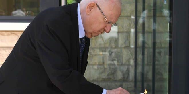 45 נרות נשמה הדליק נשיא במדינה לזכר הרוגי האסון בהר מירון